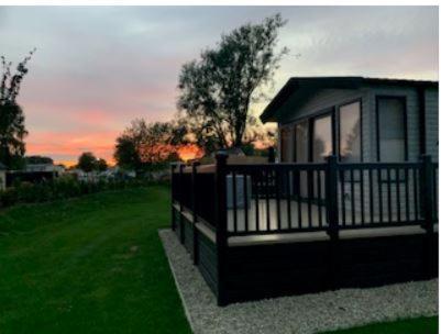 Lavender Lodge South Cerney Exterior photo